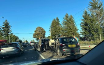 Négy autó balesetezett Kökösnél