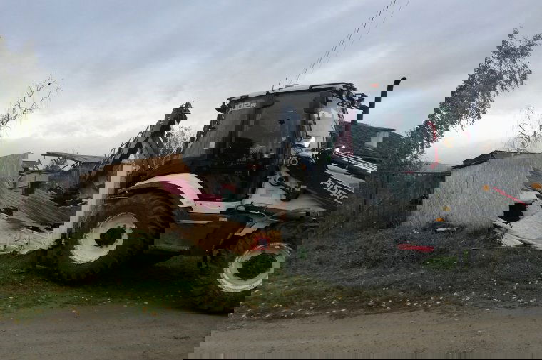 Törvénytelenül felhúzott épületeket dózeroltak le Sepsiszentgyörgyön