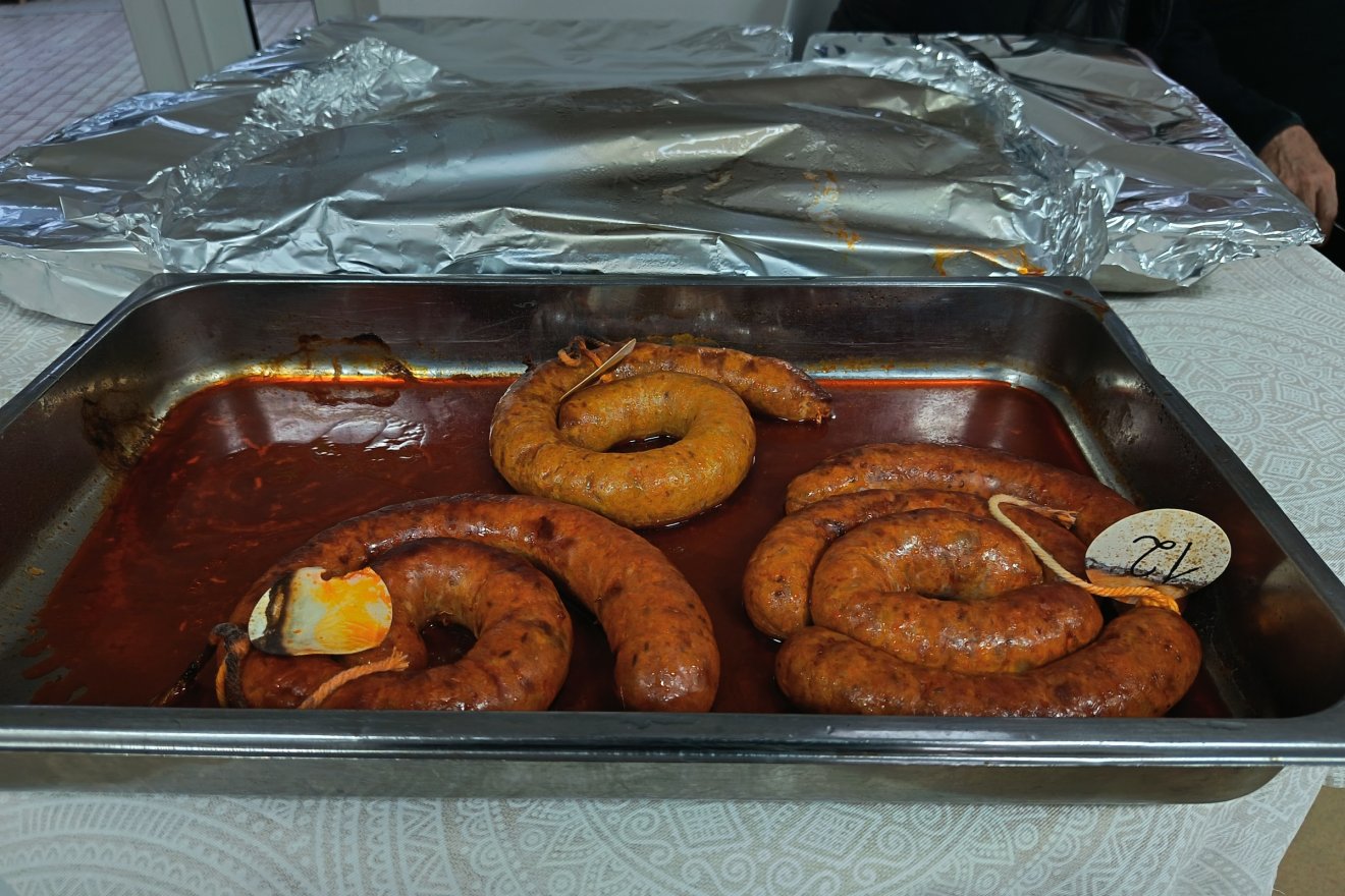 A zsűri számozott mintákat bírált el •  Fotó: Bodor Tünde