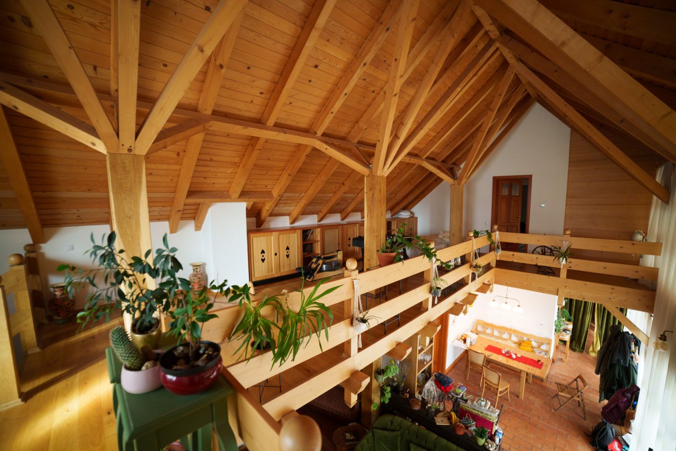 Egy galéria biztosít perspektívát a térben •  Fotó: Tuchiluș Alex