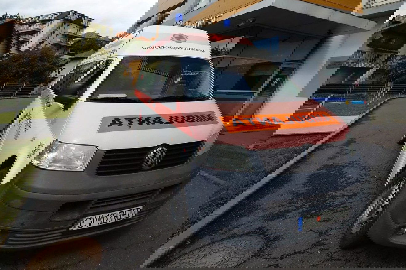 A Vöröskeresztnek több mentőautója is van, szükség szerint küldik egyiket vagy másikat a beteghez •  Fotó: Kovászna Megyei Vöröskereszt