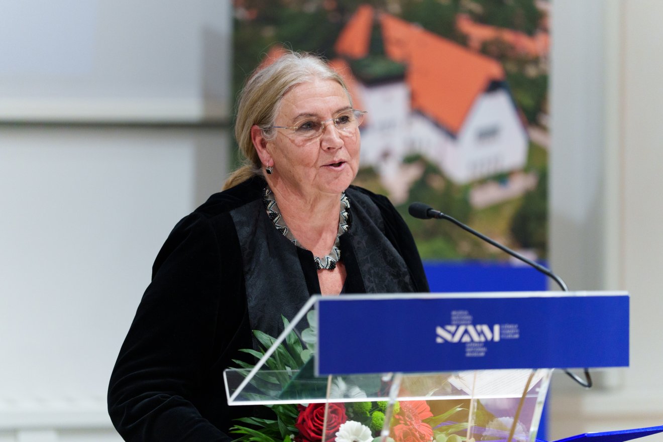 Györfi Erzsébet a Barozda együttes meghatározó tagja, a Csíkszeredai Régizene Fesztivál egyik elindítója, a Székelyföldi Énekiskola alapítója •  Fotó: Tuchiluș Alex