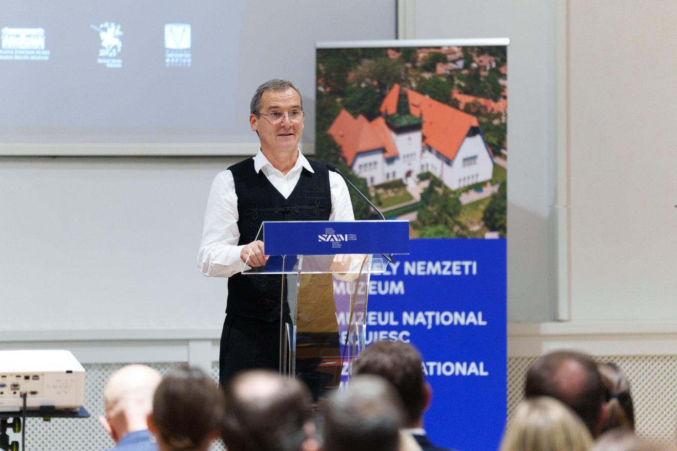 Vargha Mihály, a Székely Nemzeti Múzeum igazgatója nyitotta meg a tárlatot •  Fotó: Tuchiluș Alex