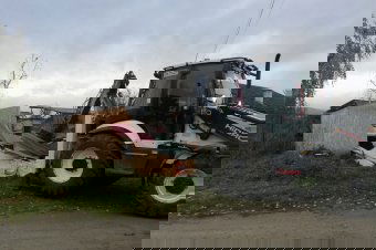 Törvénytelenül felhúzott épületeket dózeroltak le Sepsiszentgyörgyön