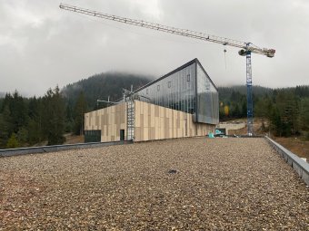 A CNI tartozásai miatt ismét áll a kovásznai wellnessközpont építése