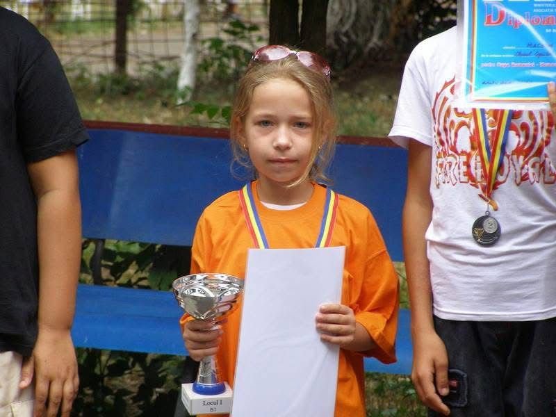 Első nyereményét alig-alig akarták neki odaadni, hiszen a versenyt iskoláskorúaknak hirdették meg, de Tamara ekkor még csak óvodás volt •  Fotó: Biró Tamara személyes archívuma