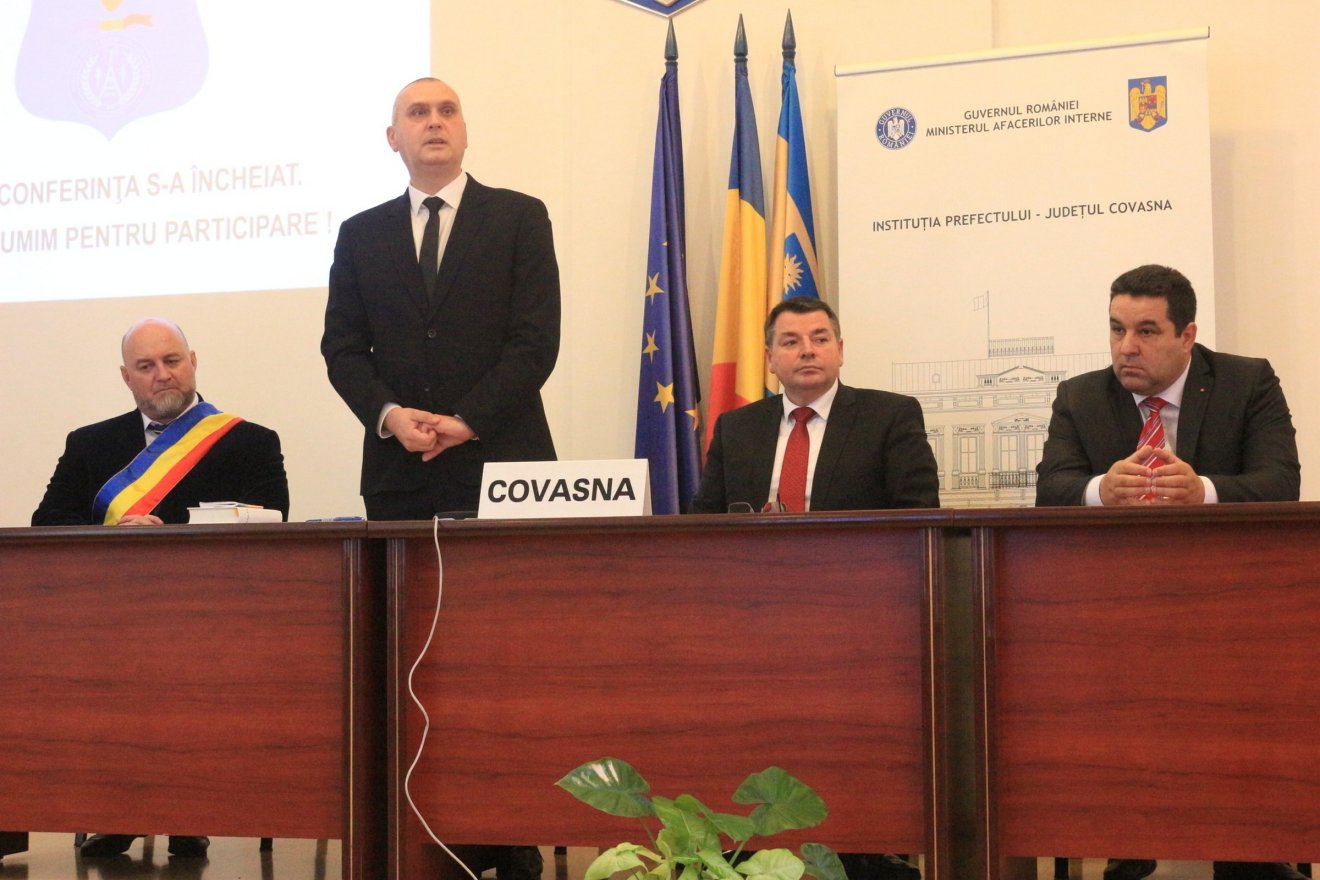 „Állandó kihívásom az, hogy minden nap valami pozitívat csináljak, valamit, ami hozzáadott értéket hoz a közösségnek, amit képviselek” – vallja az USR-t képviselő Dulányi-Balogh Szilárd • Fotó: Kovászna megyei prefektúra/Facebook