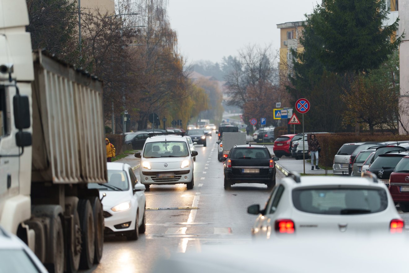 Több a kérdés, mint a válasz. Az már biztos, hogy a szennyező autók adója nagyobb lesz &bullet;  Fotó: Tuchiluș Alex