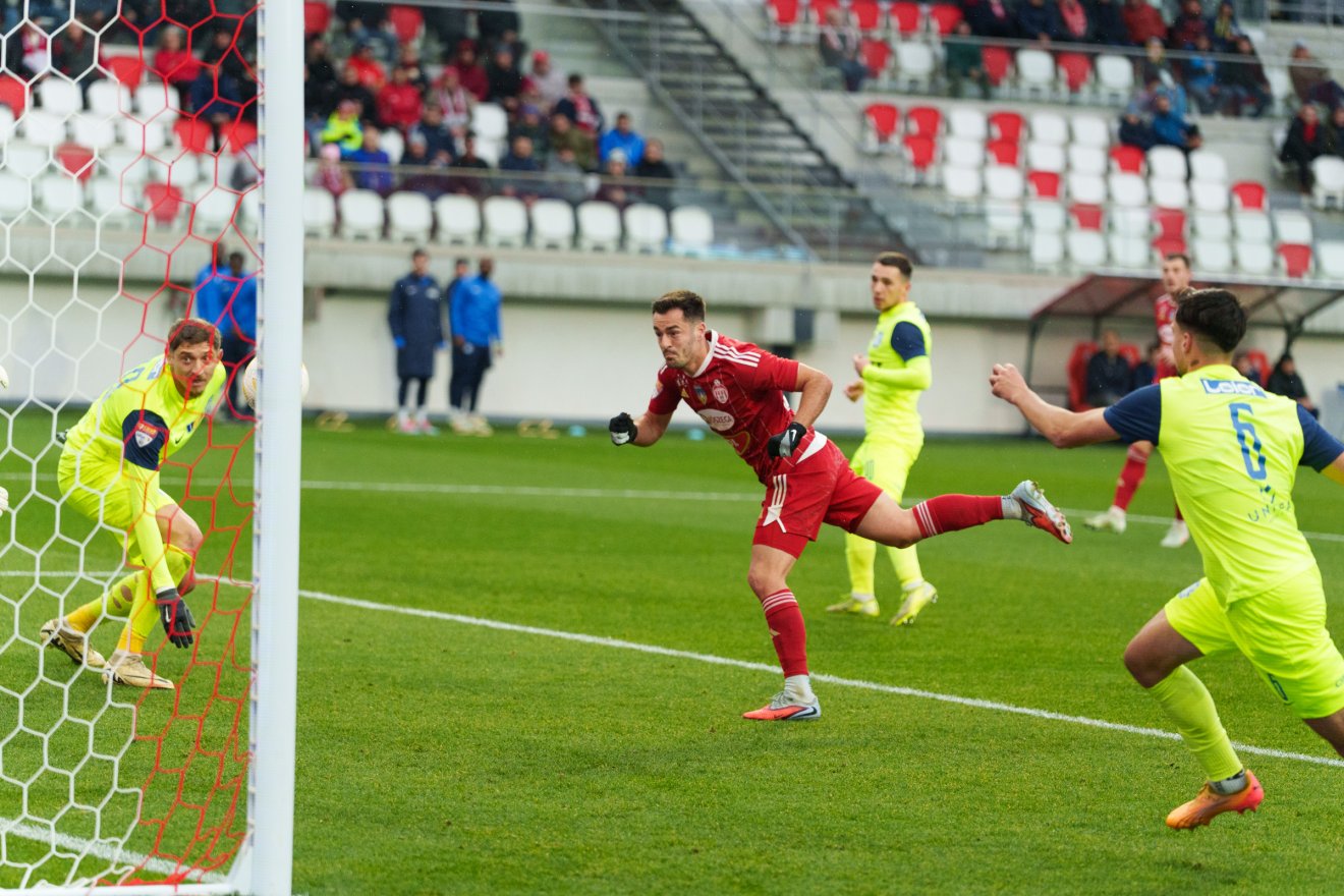 Heras fejjel volt eredményes &bullet;  Fotó: Tuchiluș Alex