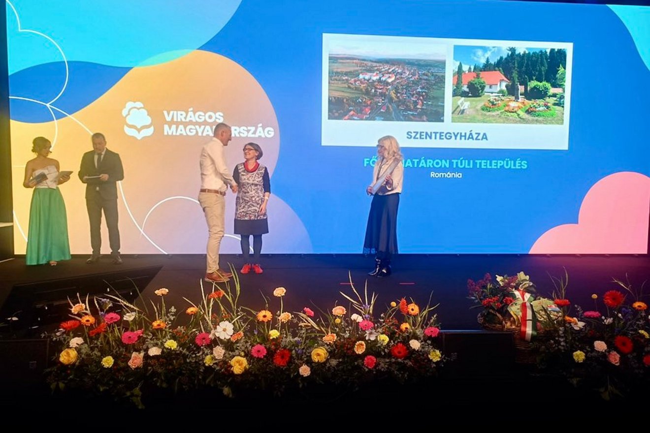 Szentegyháza zöldövezeteinek igényes kialakítása kivívta a zsűri elismerését a Virágos Magyarország versenyen • Fotó: Szentegyháza/Facebook