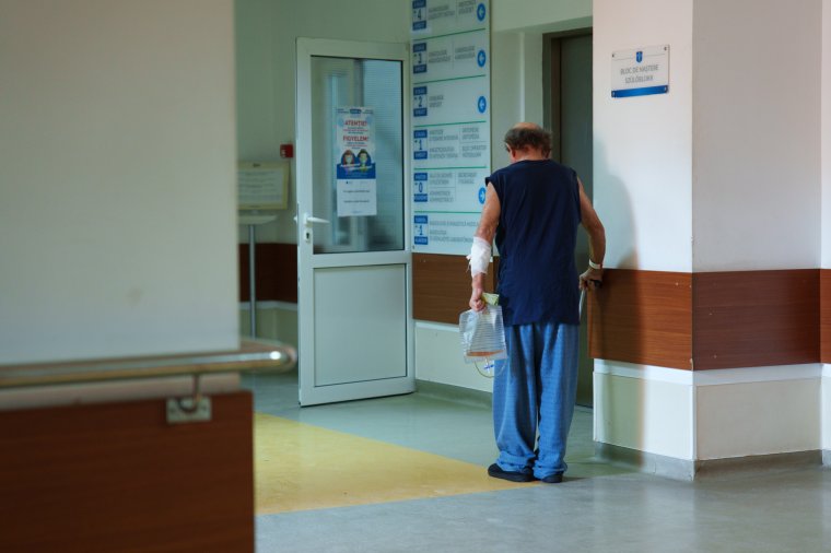 Rühösséggel kezelik az illegálisan működtetett idősotthon lakóit