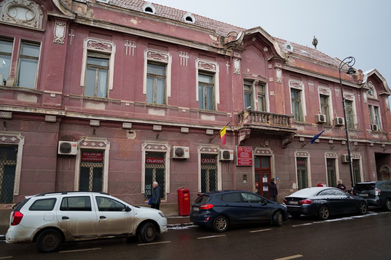 Idén is többletadóval sújtják a postahivatal épületét, az egykori Hungária szállót • Fotó: Tuchiluș Alex