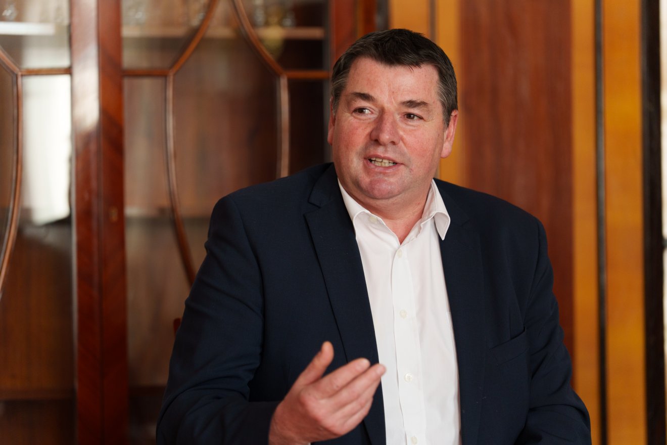 Ráduly István prefektus sürgetné az árvízvédelmi beruházásokat &bullet;  Fotó: Tuchiluș Alex