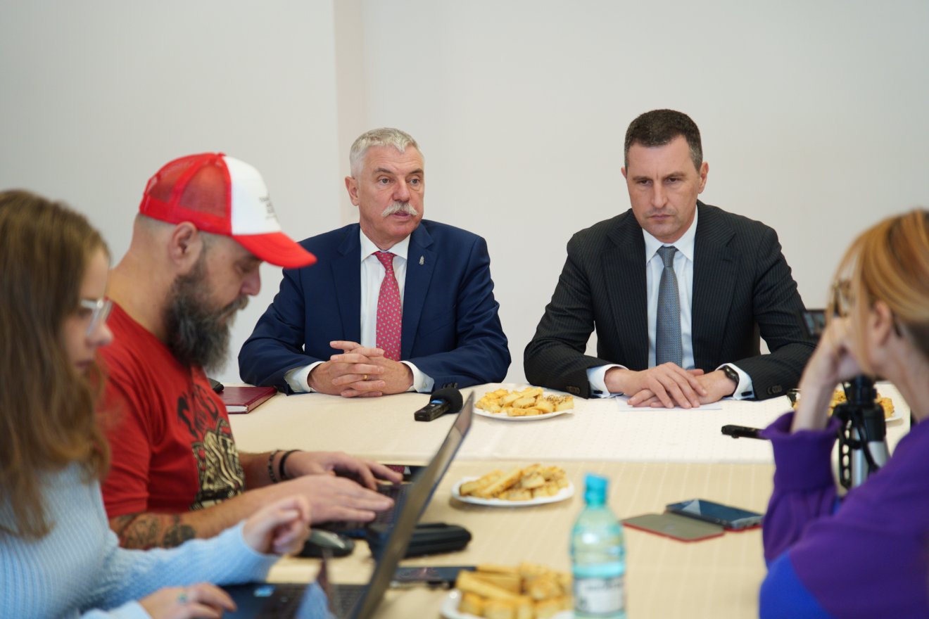 A medveállomány kezeléséről beszélt Tamás Sándor és Tánczos Barna &bullet;  Fotó: Tuchiluș Alex