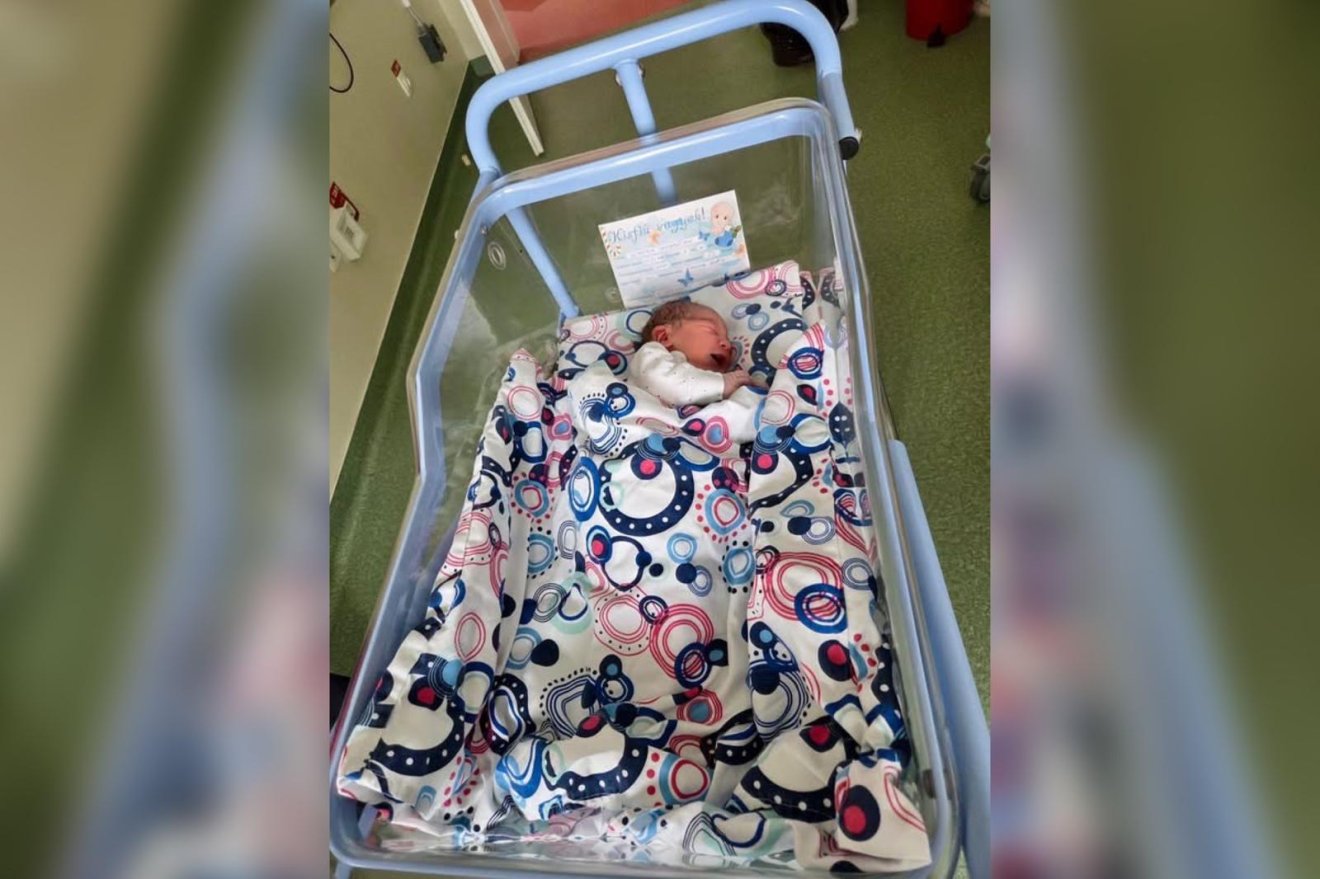 Az újév első kisbabája Szebasztian &bullet;  Fotó: Dr. Fogolyán Kristóf Megyei Sürgősségi Kórház/Facebook