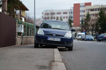 Bírságözön a szabálytalanul parkolókra Sepsiszentgyörgyön 