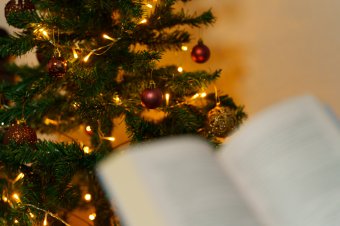 Lebilincselő olvasmányok, amelyekkel ráhangolódhatunk a karácsonyra
