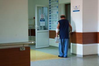 Rühösséggel kezelik az illegálisan működtetett idősotthon lakóit