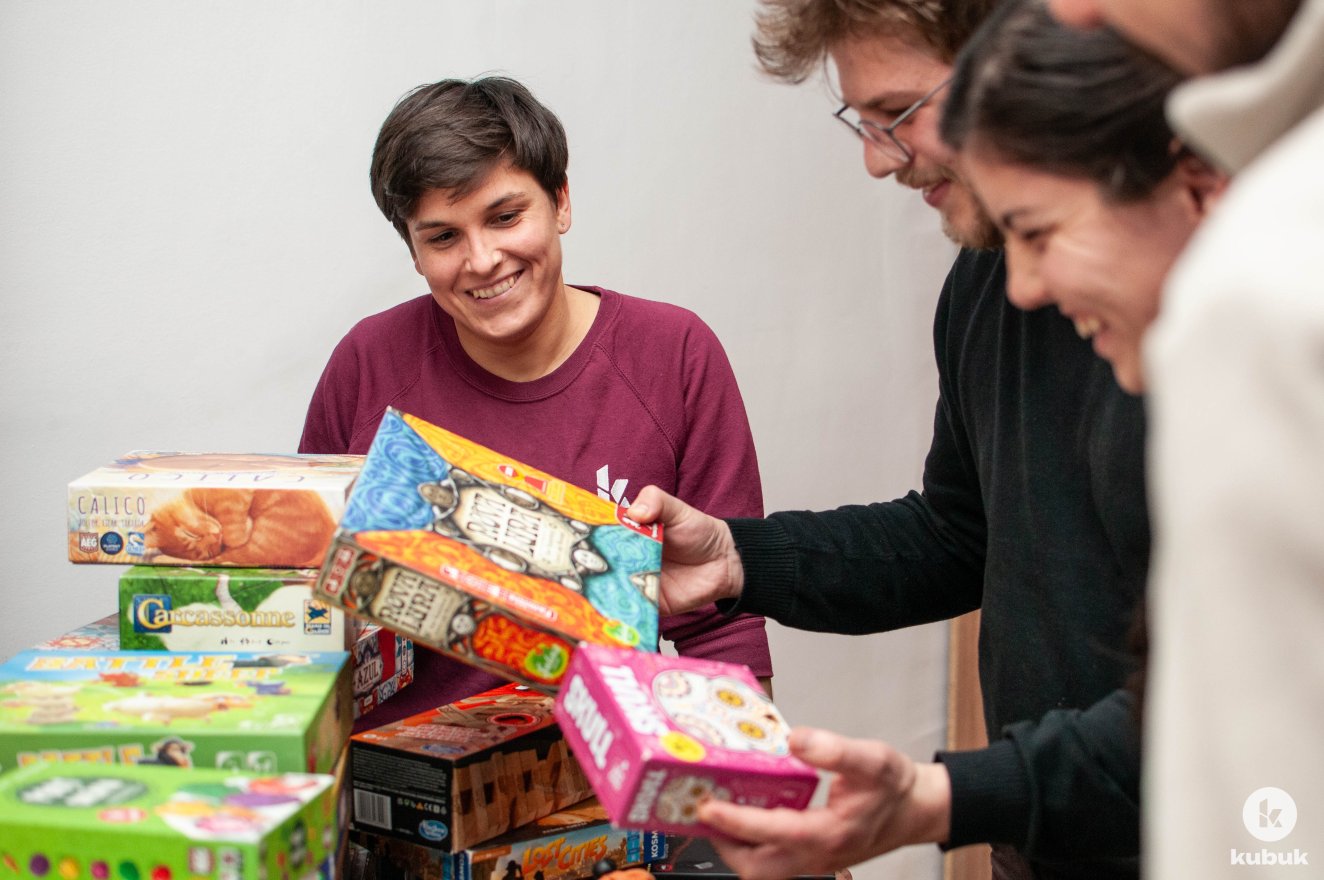 Társasjátékok, amelyek feldobják az ünnepi estéket