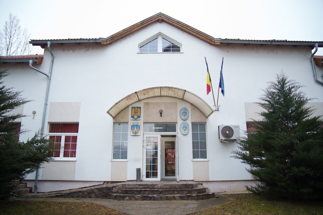 A sepsiszentgyörgyi helyi rendőrök székhelye. Ők is csatlakoztak a Gyere, inkább ne adjunk semmit akcióhoz