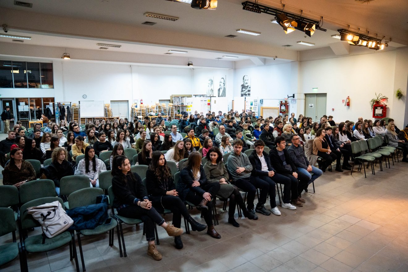 Elemis, általános iskolás és középiskolás tanulókat díjaztak •  Fotó: Kiss Zsombor