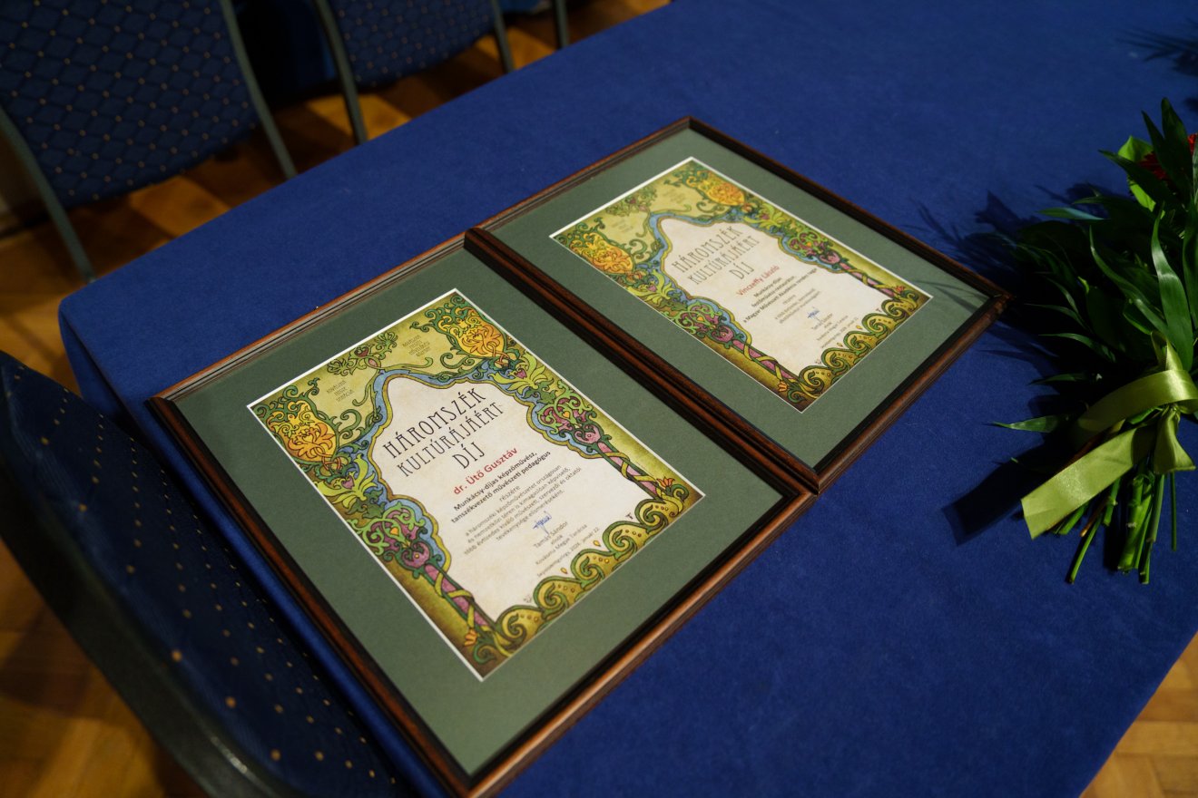 A Háromszék kultúrájáért díjat 2013-ban alapította Kovászna Megye Tanácsa és a és Kovászna Megyei Művelődési Központ &bullet;  Fotó: Tuchiluș Alex