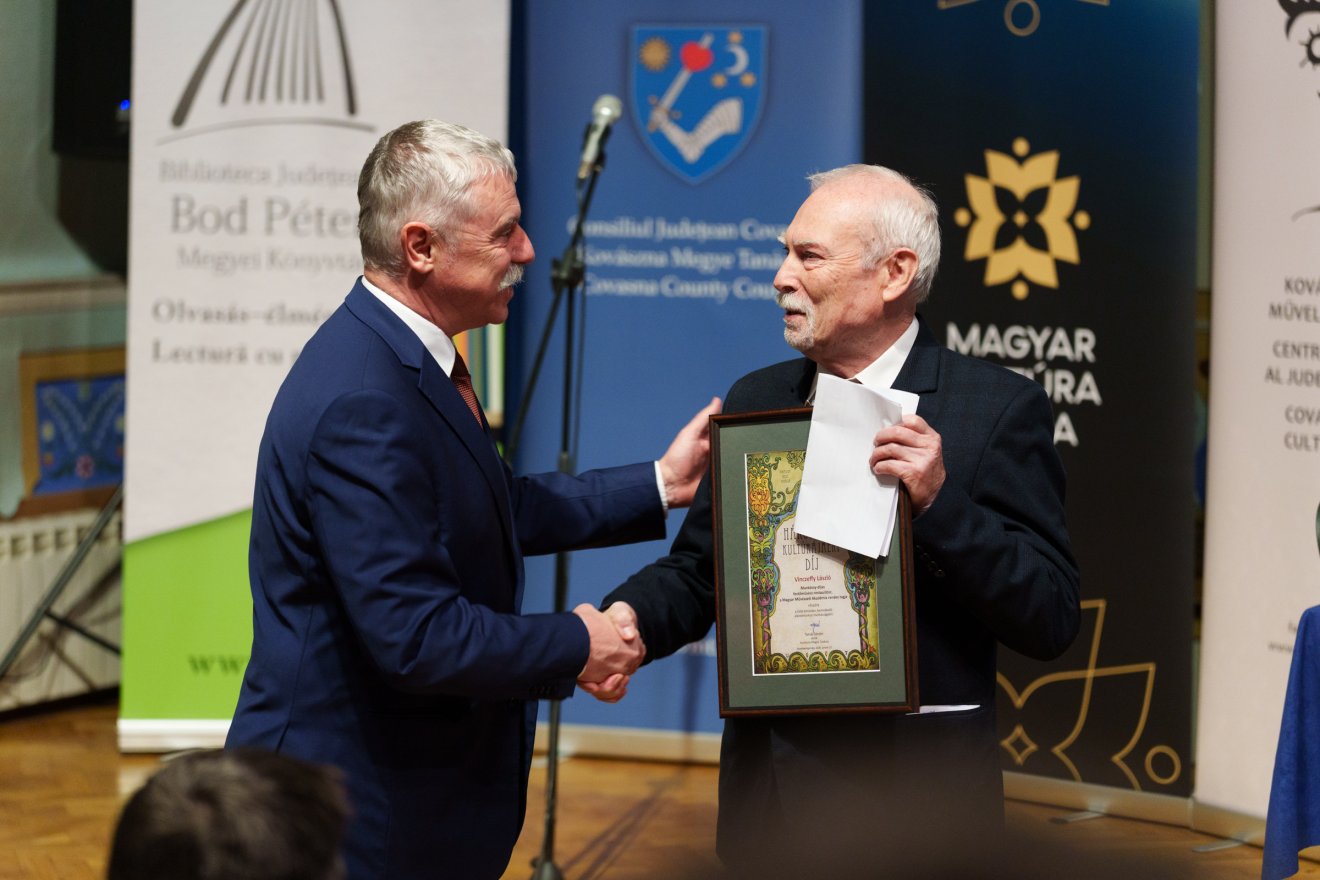 Vinczeffy László, Sepsiszentgyörgy Pro Urbe díjasa újabb megtisztelő elismerésben részesült &bullet;  Fotó: Tuchiluș Alex