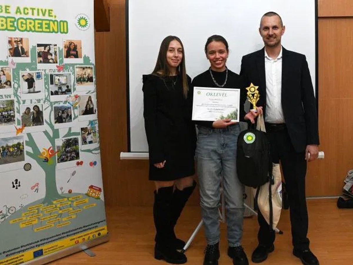 A lány munkáját Az év önkéntese címmel ismerte el a Zöld Nap Egyesület &bullet;  Fotó: Zöld Nap Egyesület