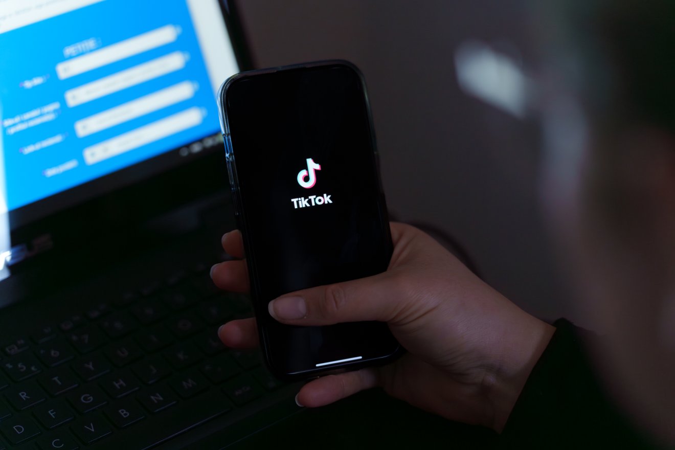 Az online platformok fejlődése és terjeszkedése komoly kihívás elé állítja a médiahatóságokat &bullet;  Fotó: Tuchiluș Alex