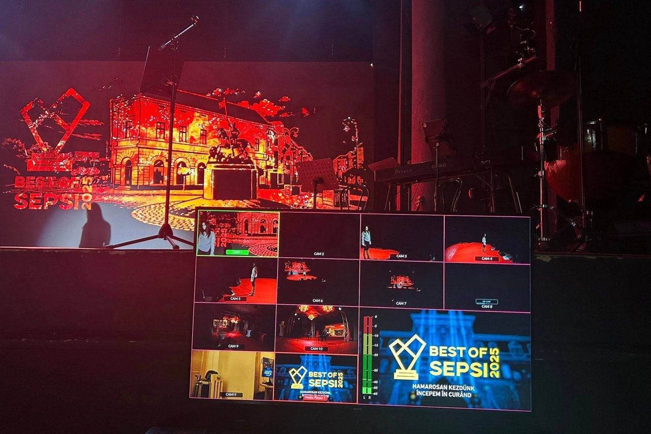 A gála eredetileg novemberre volt időzítve, a kormány megszorításai miatt kellett februárra halasztani. Akik nem lehettek jelen, az önkormányzat oldalán élőben követhették a díjkiosztót &bullet;  Fotó: Antal Árpád /facebook