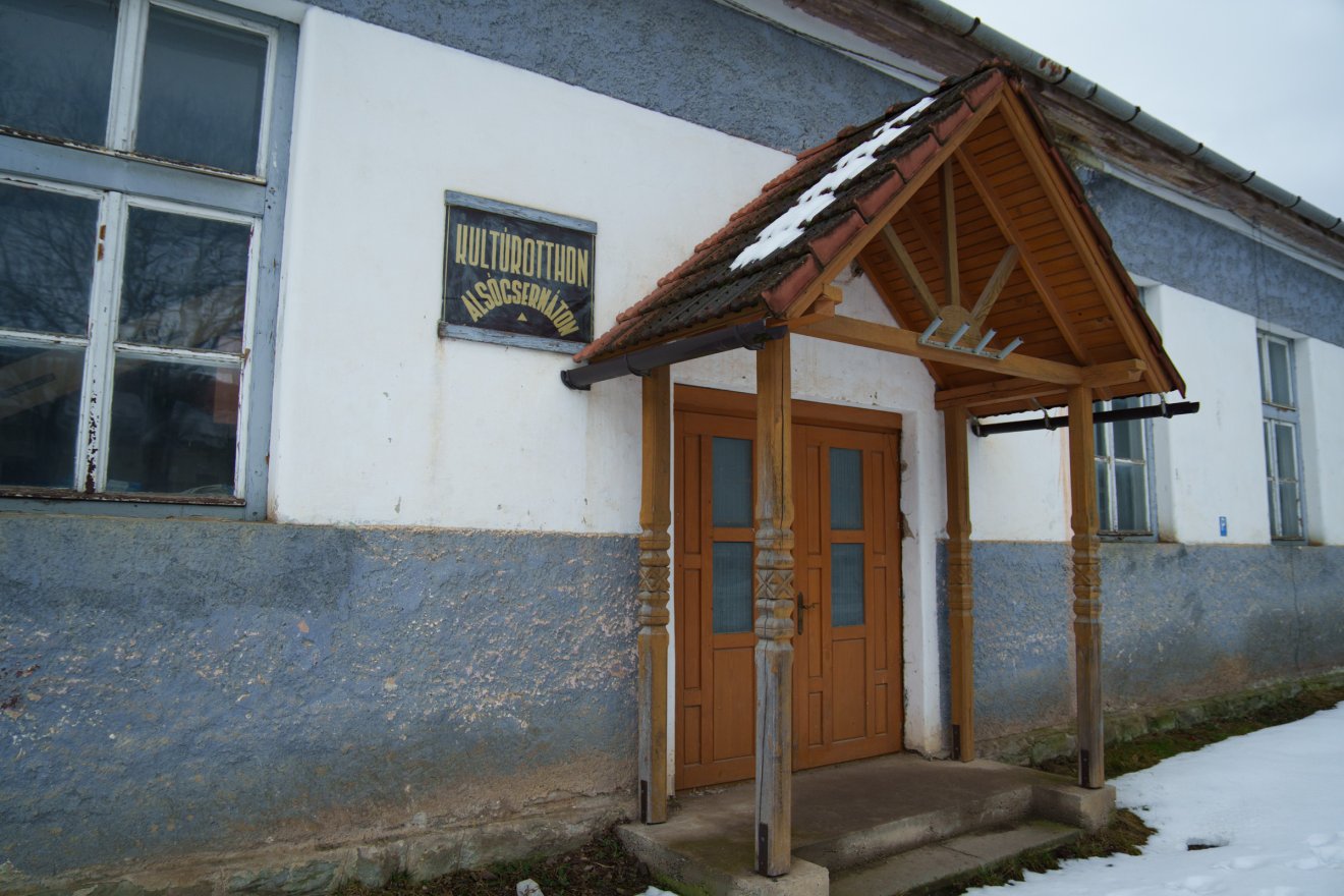 Sokba fog kerülni az alsócsernátoni kultúrotthon felújítása, támogatási lehetőségeket keresnek &bullet;  Fotó: Tuchiluș Alex