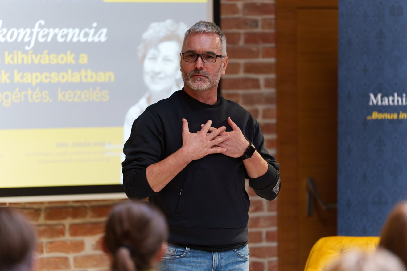 Kalóz János mindennapi helyzetekben világított rá stresszhormonjaink működésére &bullet;  Fotó: Tuchiluș Alex