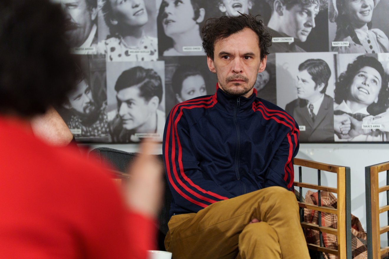 Kónya-Ütő Bence a szöveg tiszteletben tartásával választotta ki hangokat, zenéket &bullet;  Fotó: Tuchiluș Alex