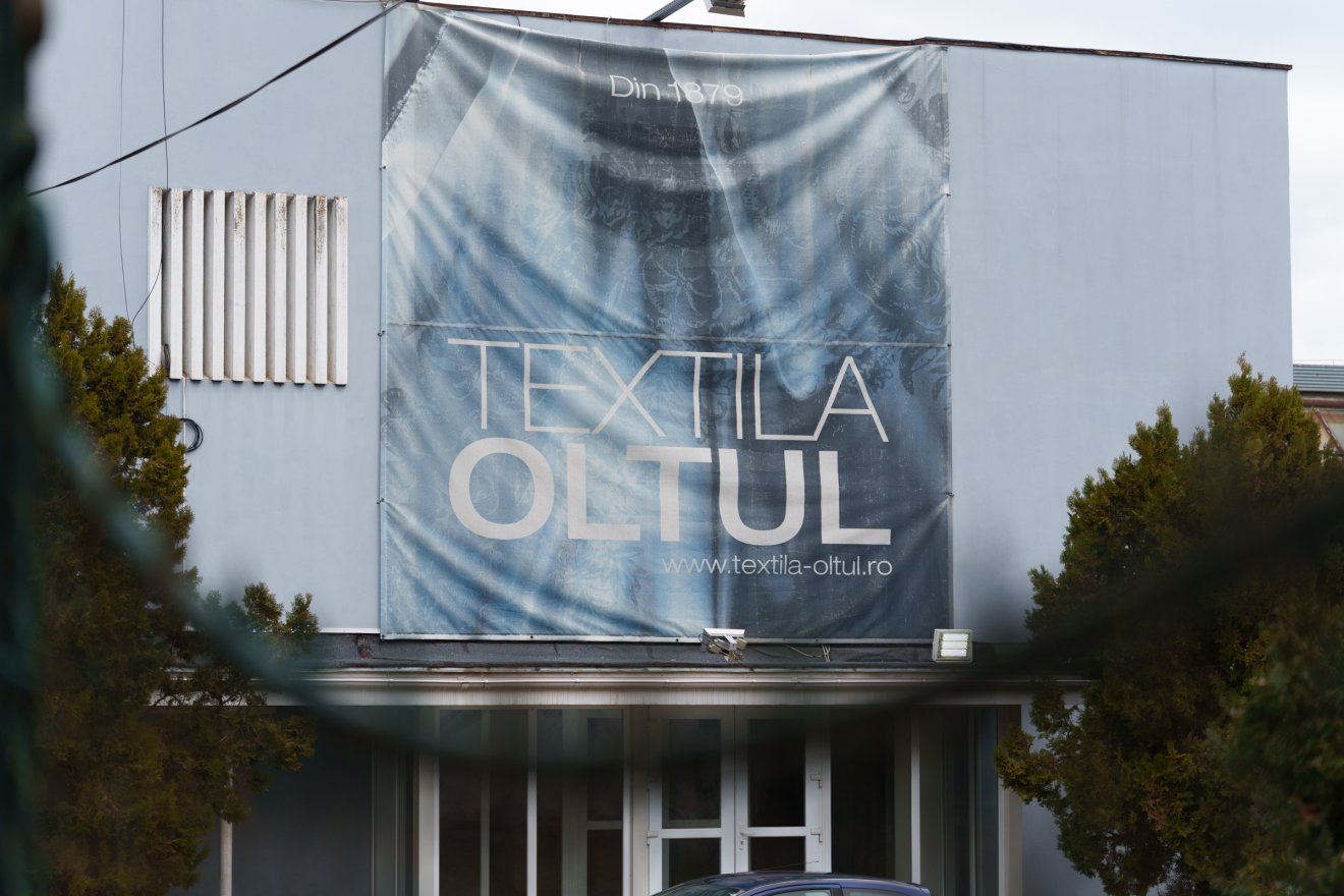 A jelentős múlttal rendelkező Olt Textilgyár tavaly októberben szüntette be a termelést és vált meg dolgozói többségétől &bullet;  Fotó: Tuchiluș Alex