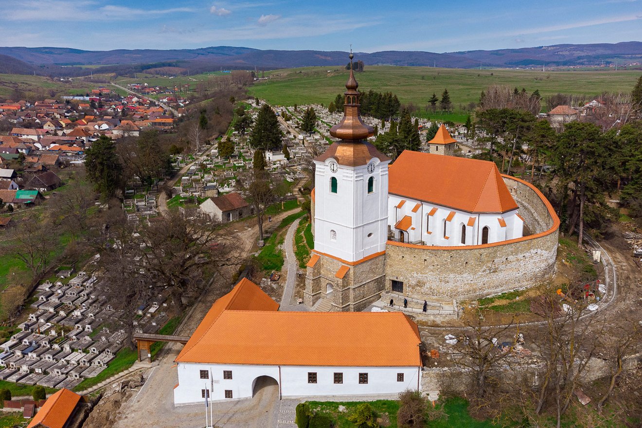 Az A-kategóriás vártemplom a környék kihagyhatatlan látnivalója &bullet;  Fotó: sepsimuemlek.ro