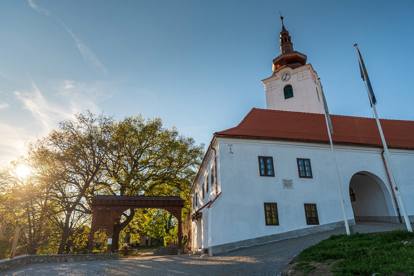 &bullet;  Fotó: sepsimuemlek.ro