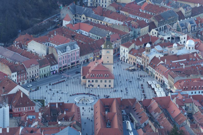 Medve bóklászott Brassóban, a belváros közelében