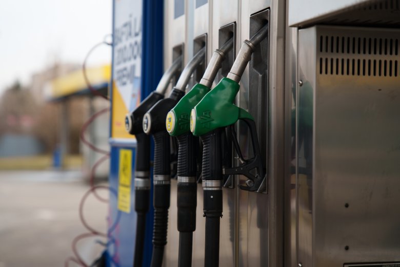 Mégsem lehetetlen a 10 lejes benzinár az energiaügyi miniszter szerint