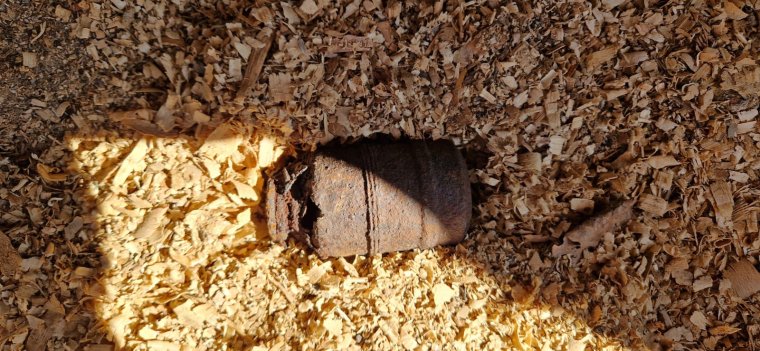 Kézigránátot találtak egy felcsíki lakóház udvarán