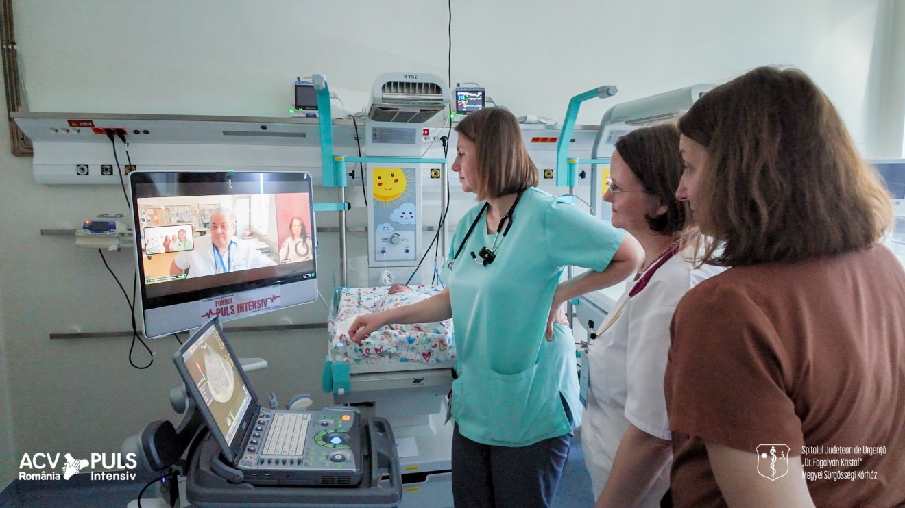 A távgyógyászat nem helyettesíti az inkubátor mellett dolgozó orvost, de támogatást nyújt számára &bullet;  Fotó: Dr. Fogolyán Kristóf Megyei Sürgősségi Kórház