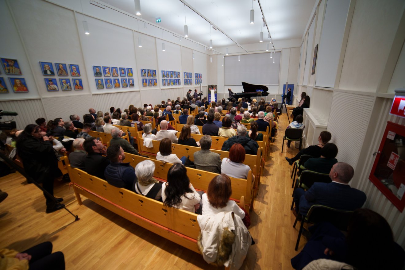 A hangszer külsejében és hangzásában is lenyűgözte a háromszéki közönséget &bullet;  Fotó: Tuchiluș Alex