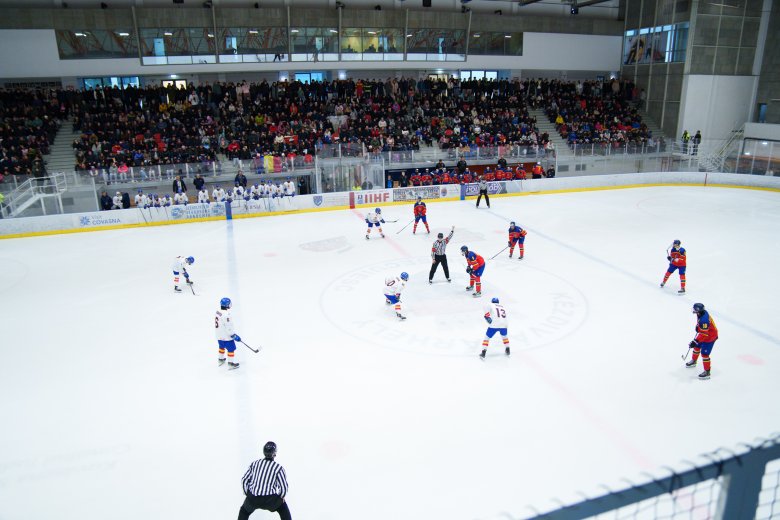 Az U18-as hokisok Kézdivásárhelyen, az U20-asok Csíkkarcfalván gyűlnek össze