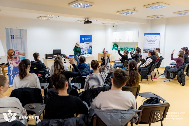 Csíkszeredai diákok is csatlakoztak a sepsiszentgyörgyi kórház középiskolai programjához