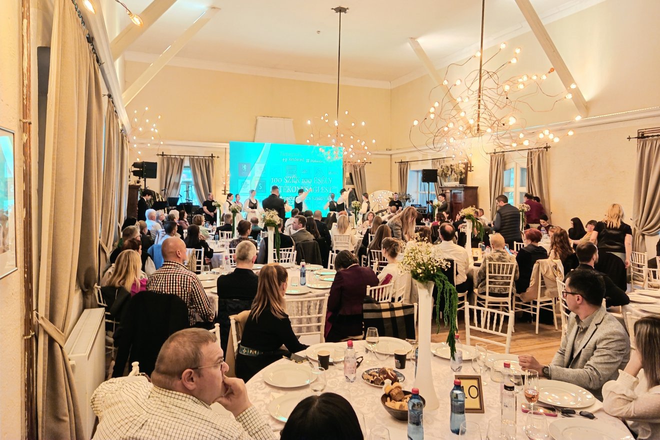 Rengeteg ember összefogásával valósulhatott meg az adomyánygyűjtő rendezvény &bullet;  Fotó: Bodor Tünde