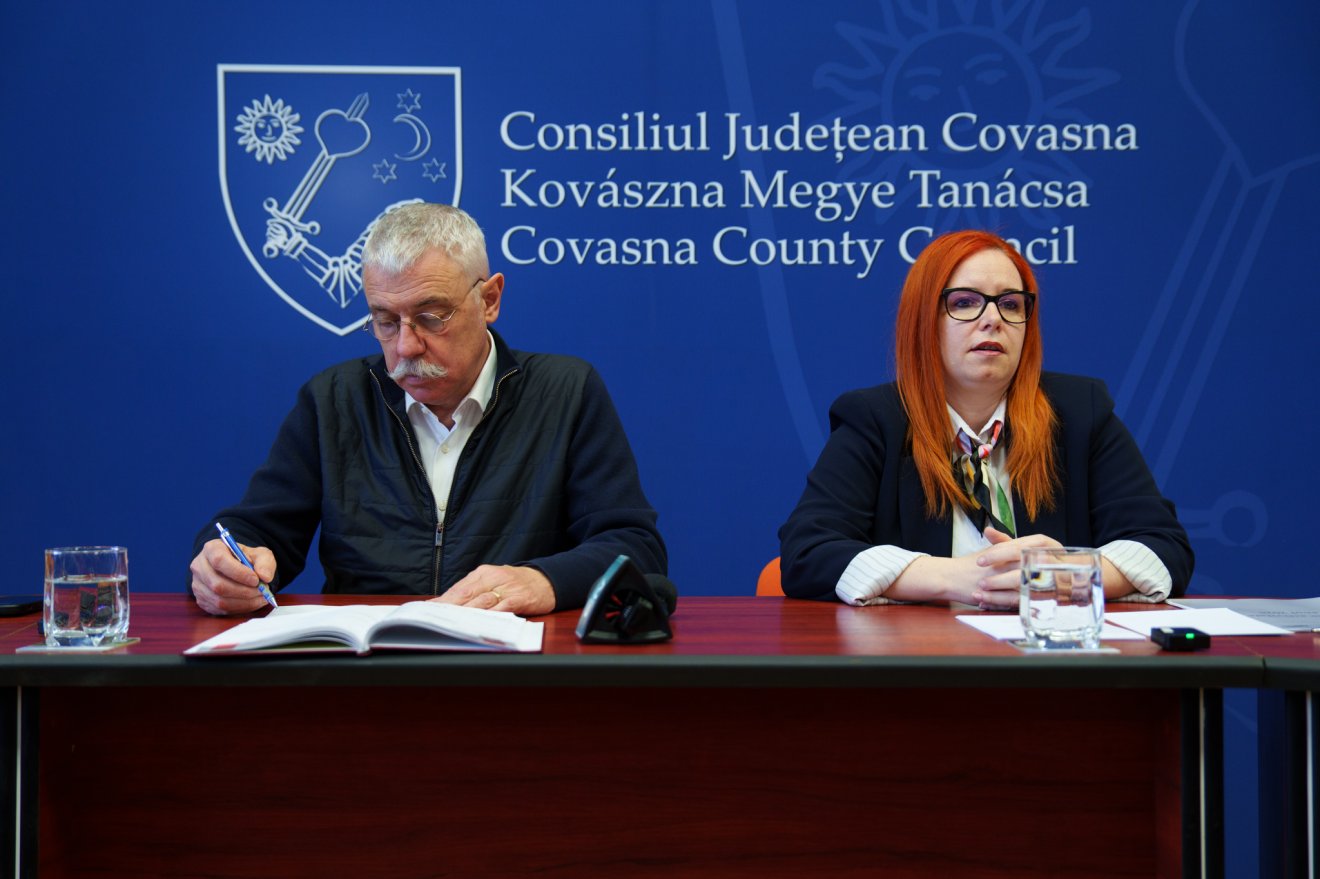 Tamás Sándor, Kovászna Megye Tanácsának elnöke, és Igyártó Réka, az AgroSIC igazgatónője &bullet;  Fotó: Tuchiluș Alex