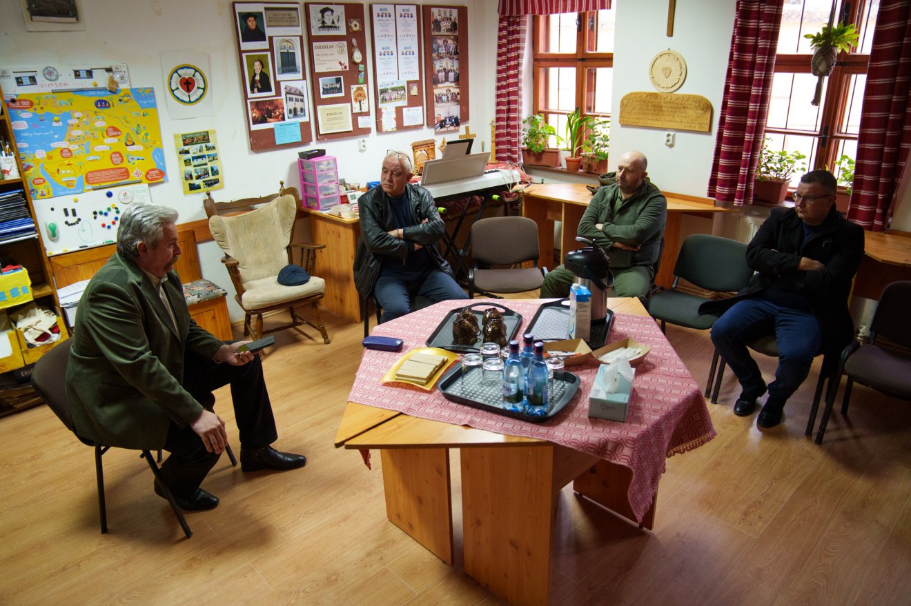 A lelkészi hivatalban a helyi magyarság képviselői fogadtak