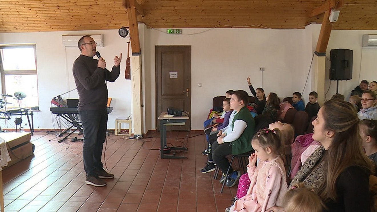 Bucsi Zsolt református lelkész húsvéti szolgálataiban igyekszik az Isten szerinti életet, annak a fenntartását és fontosságát kiemelni &bullet;  Fotó: Sepsiszentgyörgyi Református Vártemplom