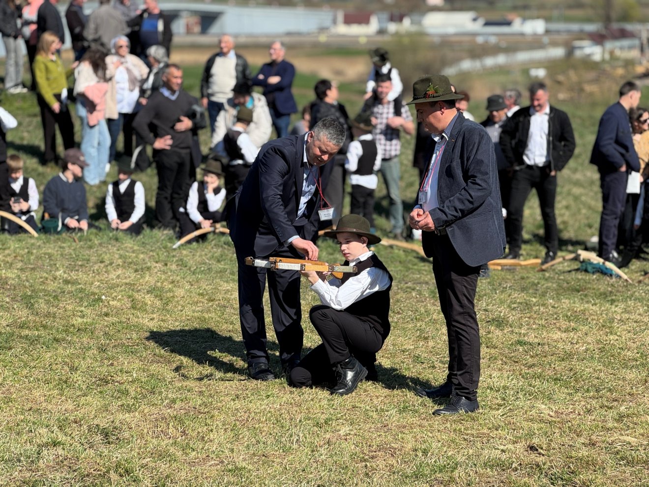 A szerepjáték után a vitézek lőttek a kakasra &bullet;  Fotó: Farkas Orsolya