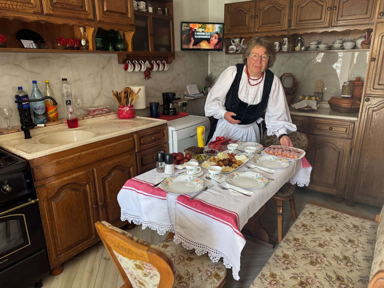 Valádi Simon Margit és családja fogadott Apácán &bullet;  Fotó: Farkas Orsolya