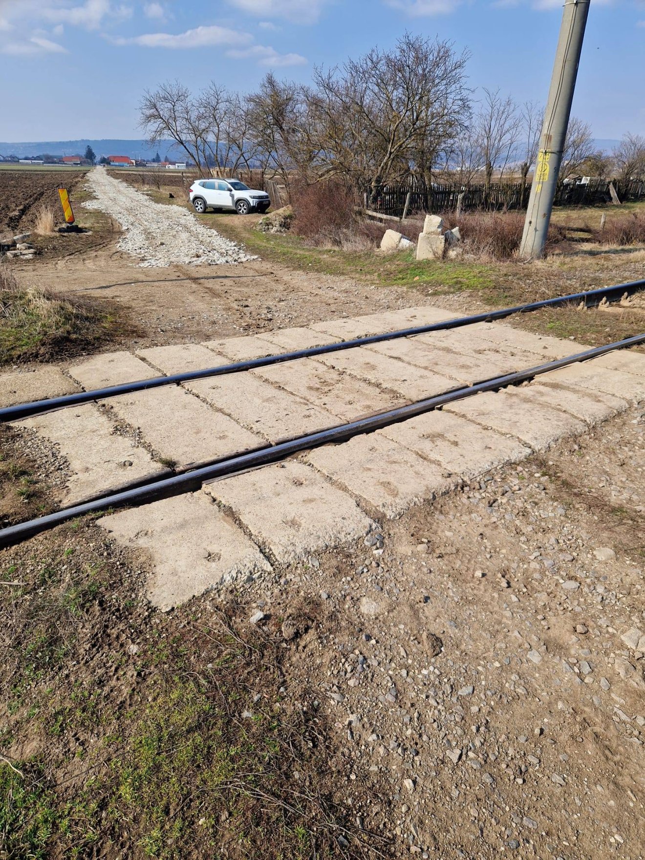 Így nézett ki korábban az átjáró, ahol 2012-ben súlyos tömegbaleset történt &bullet;  Fotó: CFR Infrastructura Brașov/Facebook